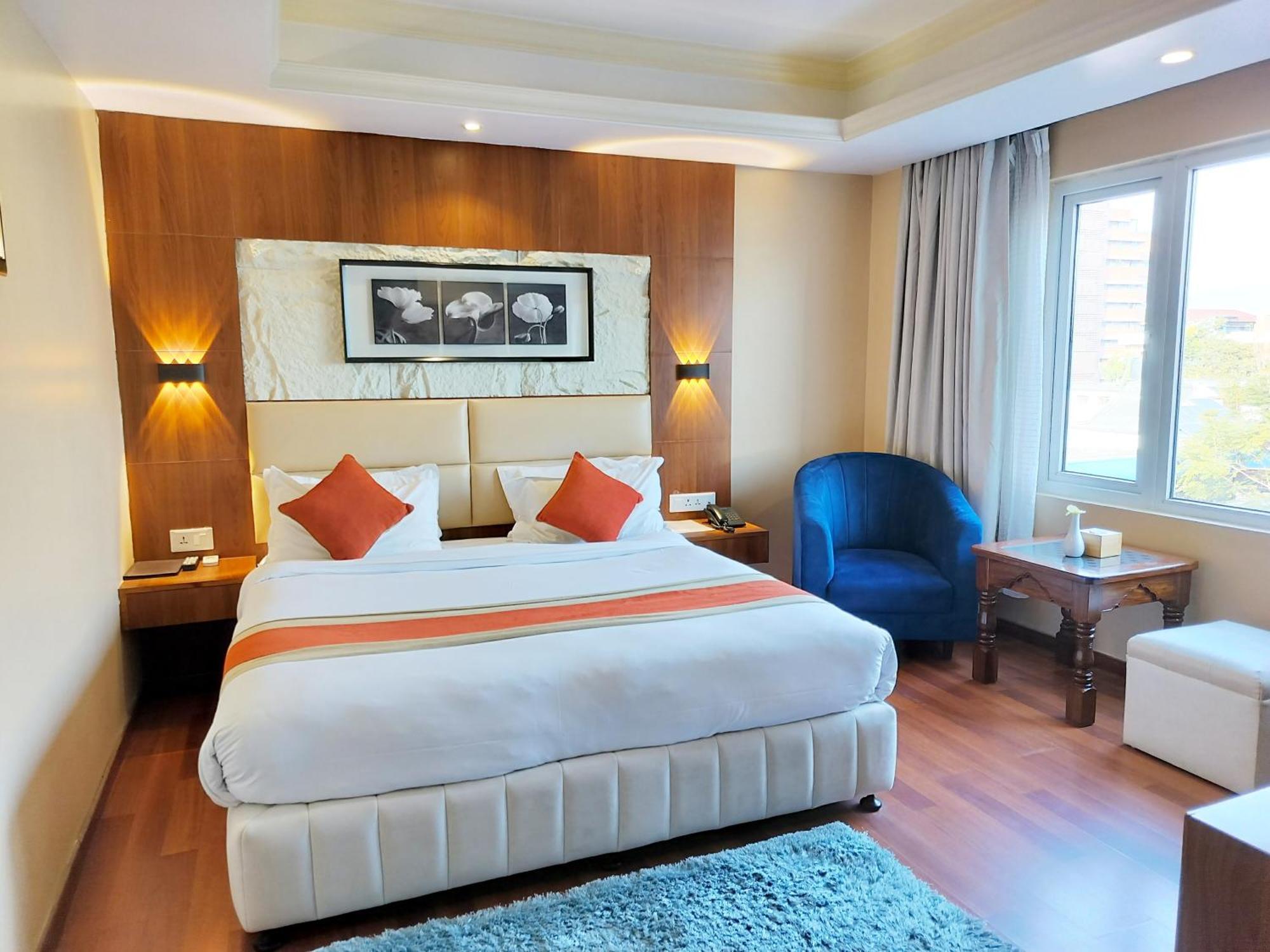 Kumari Boutique Hotel Kathmandu Bagian luar foto