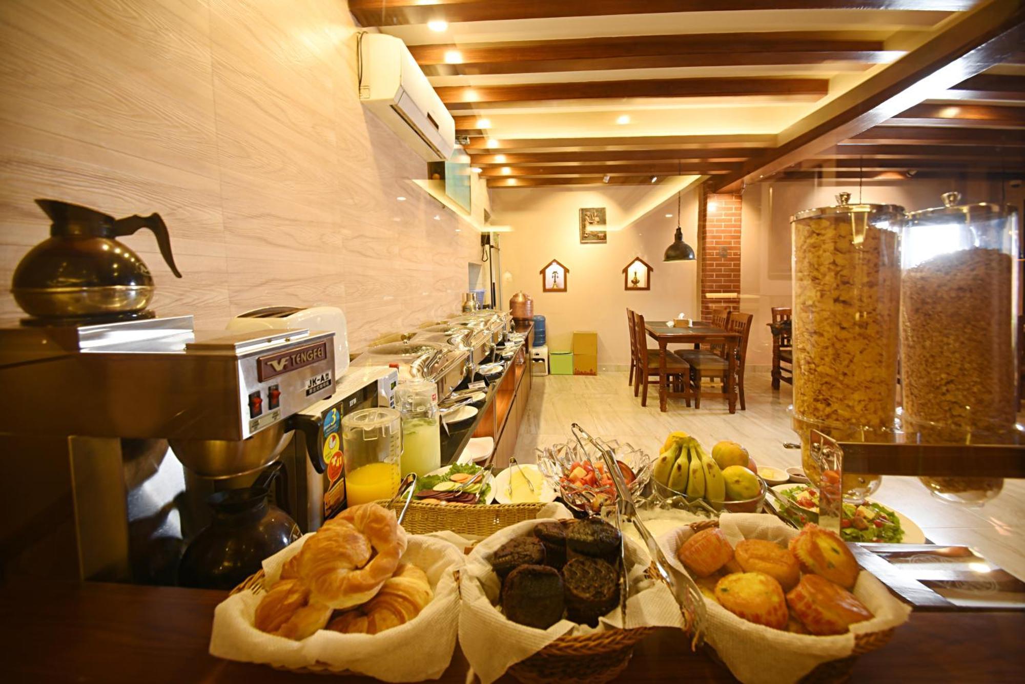 Kumari Boutique Hotel Kathmandu Bagian luar foto