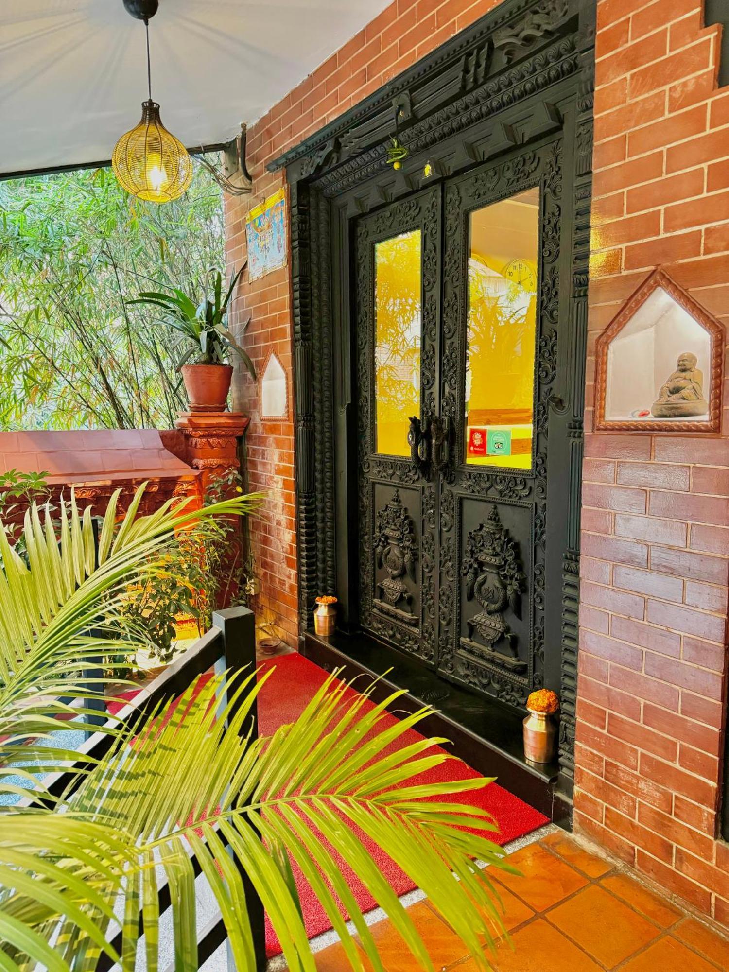 Kumari Boutique Hotel Kathmandu Bagian luar foto